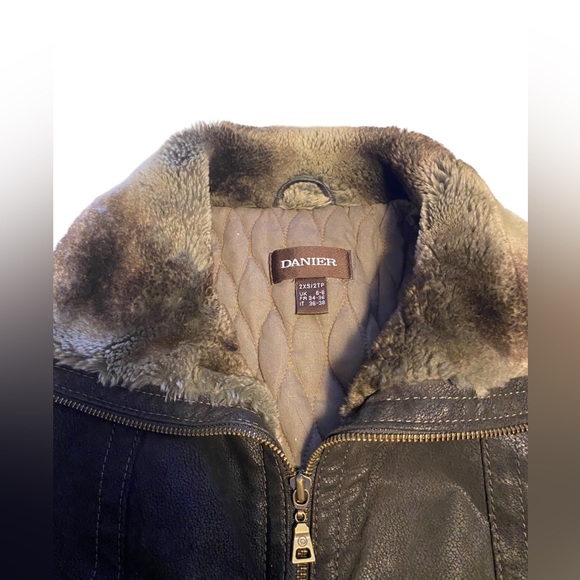 Danier leather jacket with fur collar trim - Picture 2 of 9